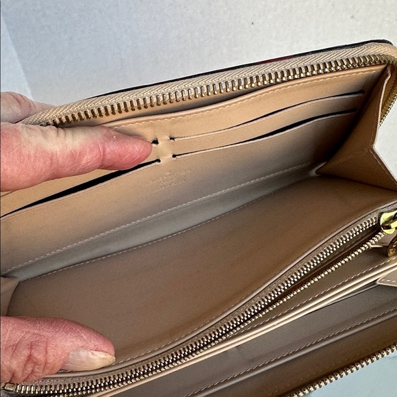 Custom Painted Louis Vuitton Vernis Zipper Wallet 
Date Code CA3194 - Picture 8 of 13